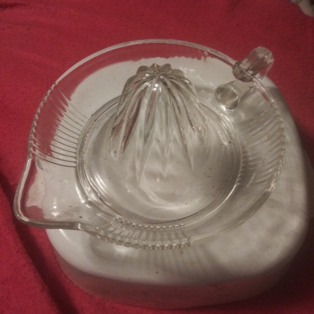 Vintage glass juicer ribbed with handle